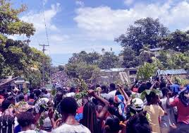 Une situation de vive tension règne ce jeudi dans plusieurs communes de la capitale haïtienne, où des tirs sporadiques et des barricades sont signalés par des riverains qui vivent la peur au ventre.